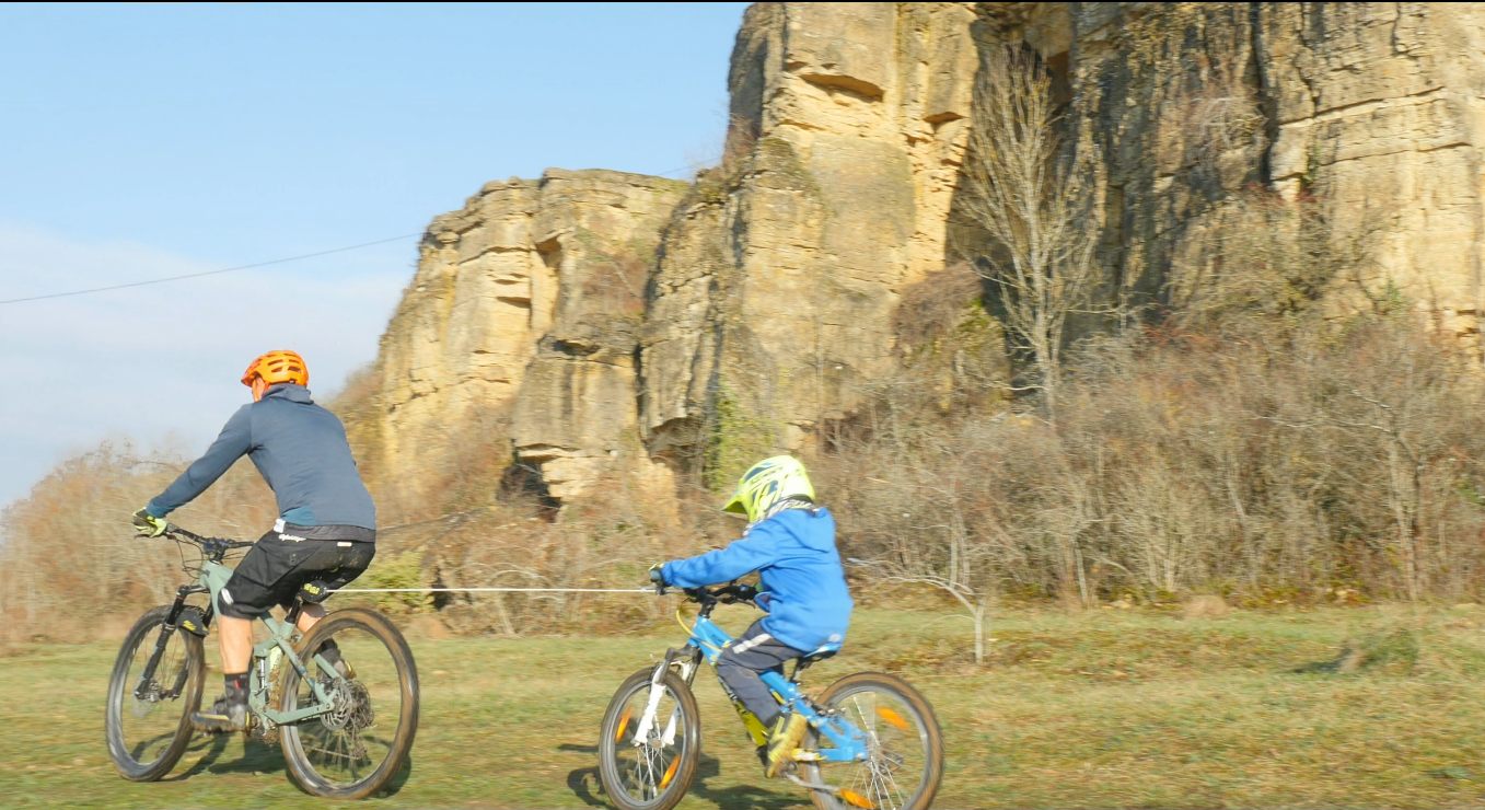 Sortie familiale a velo avec Tire-Velo